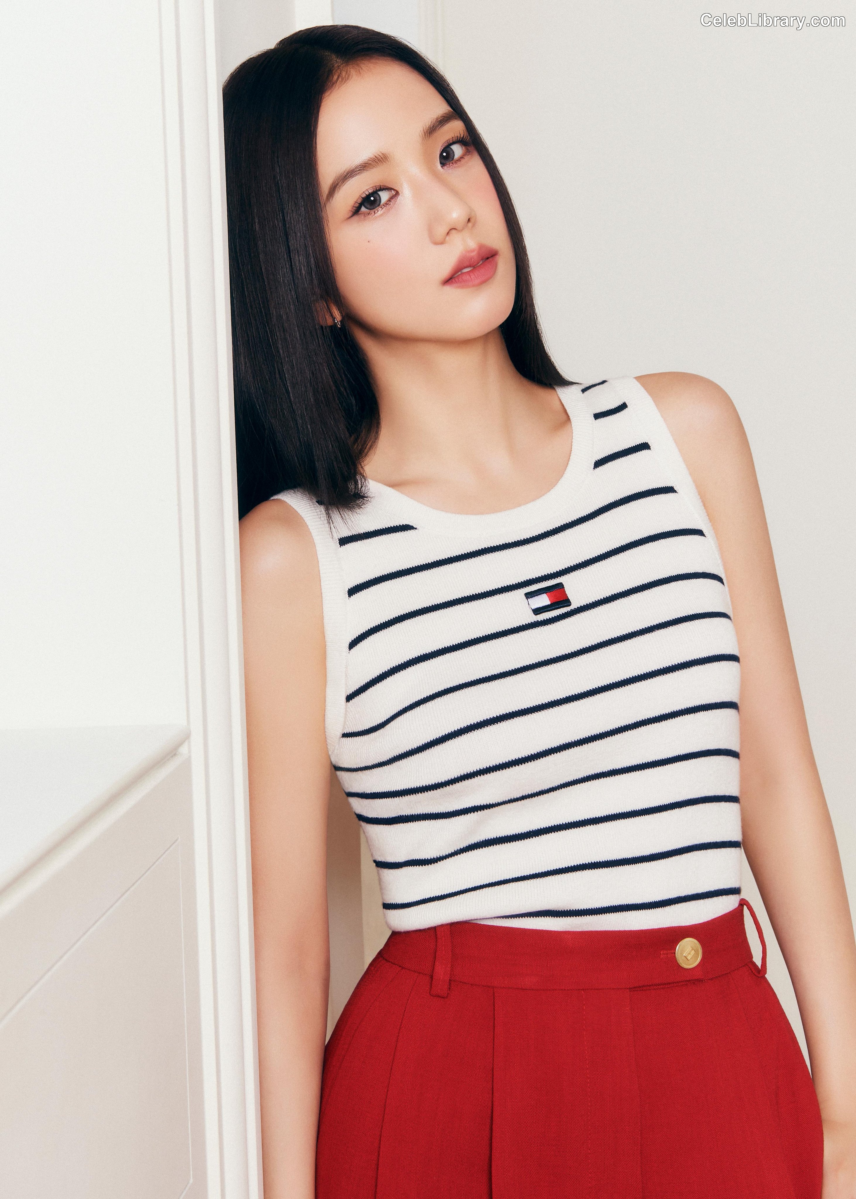 Jisoo  - BLΛƆKPIИK ( BLACKPINK ) photo 13 of 2451