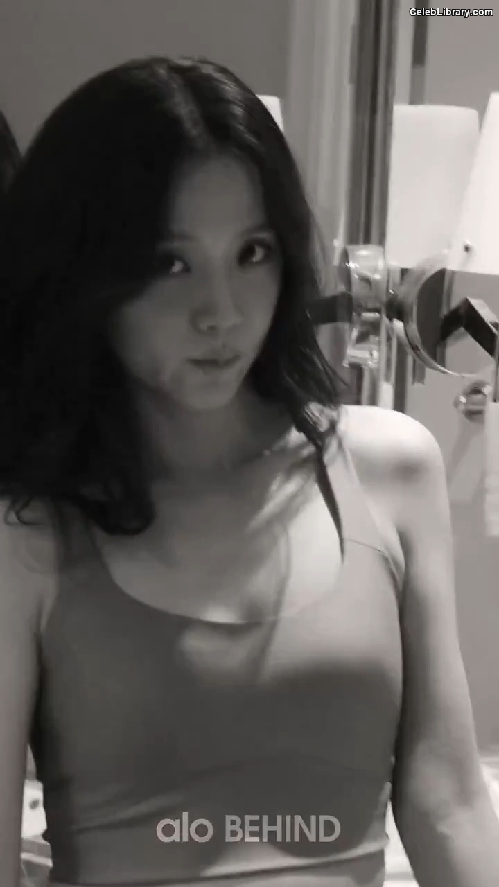 Jisoo  - BLΛƆKPIИK ( BLACKPINK ) photo 2 of 2451
