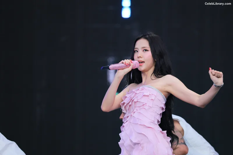 Jisoo  - BLΛƆKPIИK ( BLACKPINK ) photo 5 of 2451