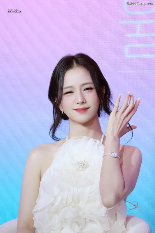 Jisoo  - BLΛƆKPIИK ( BLACKPINK ) photo 13 of 2451