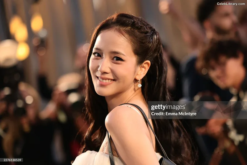 Jisoo  - BLΛƆKPIИK ( BLACKPINK ) photo 2 of 2451