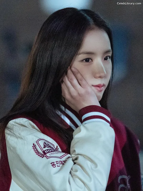 Jisoo  - BLΛƆKPIИK ( BLACKPINK ) photo 12 of 2451