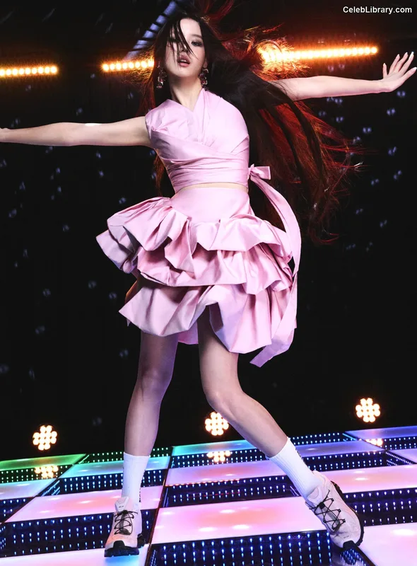 Jisoo  - BLΛƆKPIИK ( BLACKPINK ) photo 24 of 2451