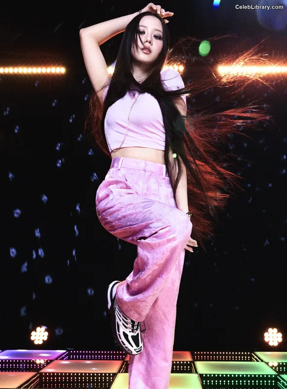 Jisoo  - BLΛƆKPIИK ( BLACKPINK ) photo 19 of 2451
