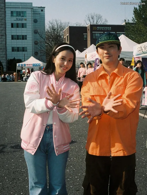 Jisoo  - BLΛƆKPIИK ( BLACKPINK ) photo 1 of 2451