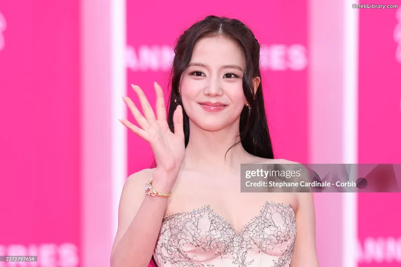 Jisoo  - BLΛƆKPIИK ( BLACKPINK ) photo 8 of 2451