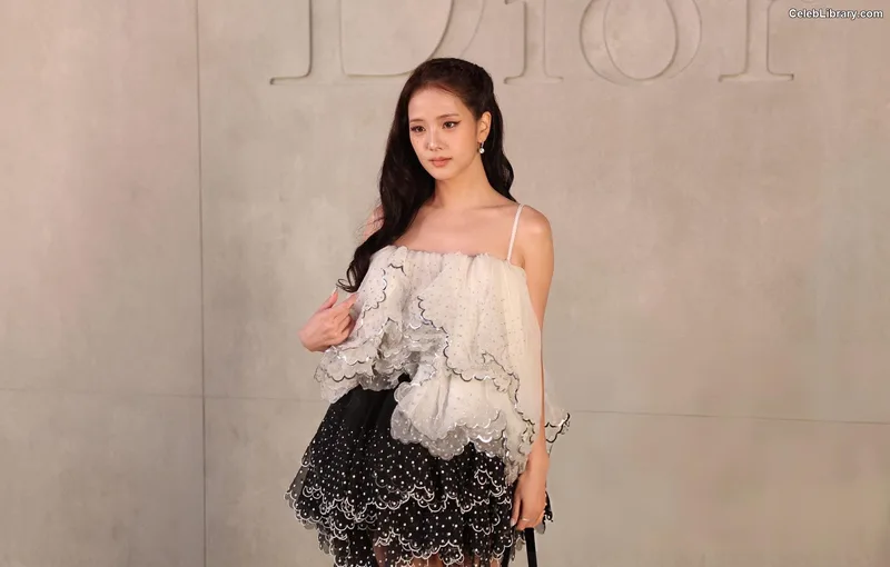 Jisoo  - BLΛƆKPIИK ( BLACKPINK ) photo 12 of 2451