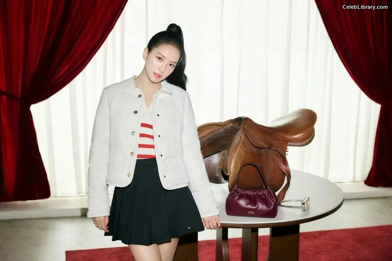 Jisoo  - BLΛƆKPIИK ( BLACKPINK ) photo 5 of 2451