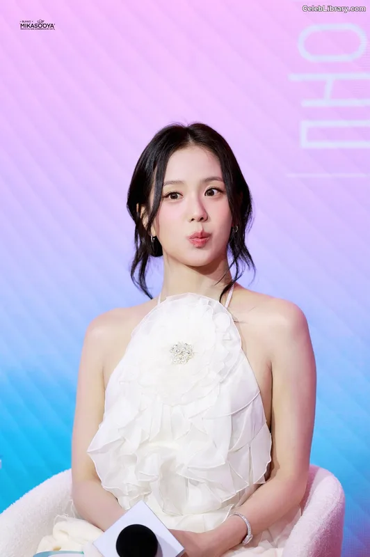 Jisoo  - BLΛƆKPIИK ( BLACKPINK ) photo 8 of 2451