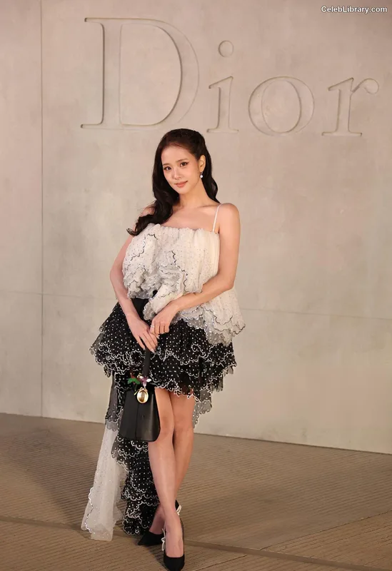 Jisoo  - BLΛƆKPIИK ( BLACKPINK ) photo 17 of 2451