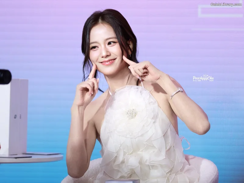 Jisoo  - BLΛƆKPIИK ( BLACKPINK ) photo 14 of 2451