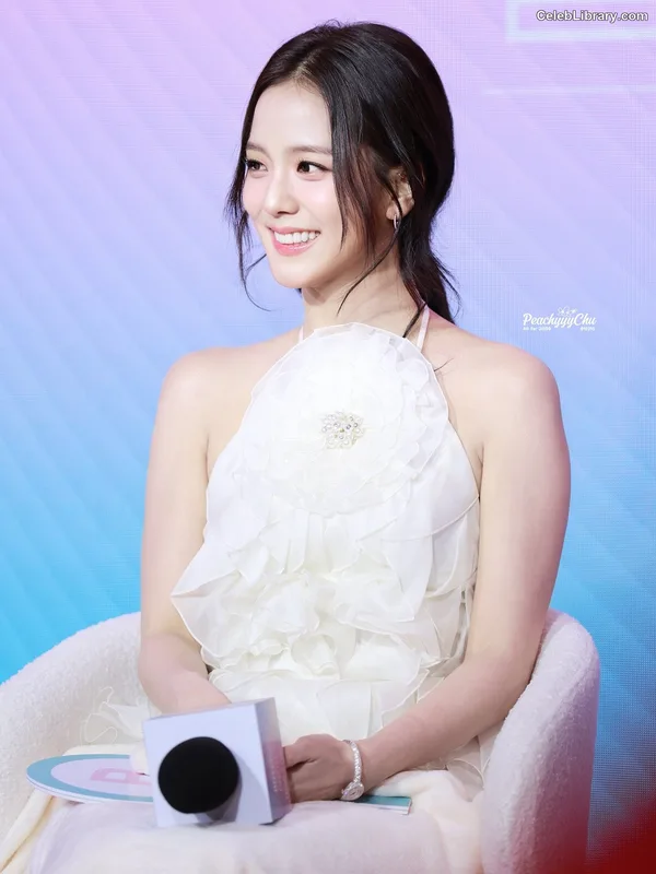 Jisoo  - BLΛƆKPIИK ( BLACKPINK ) photo 12 of 2451