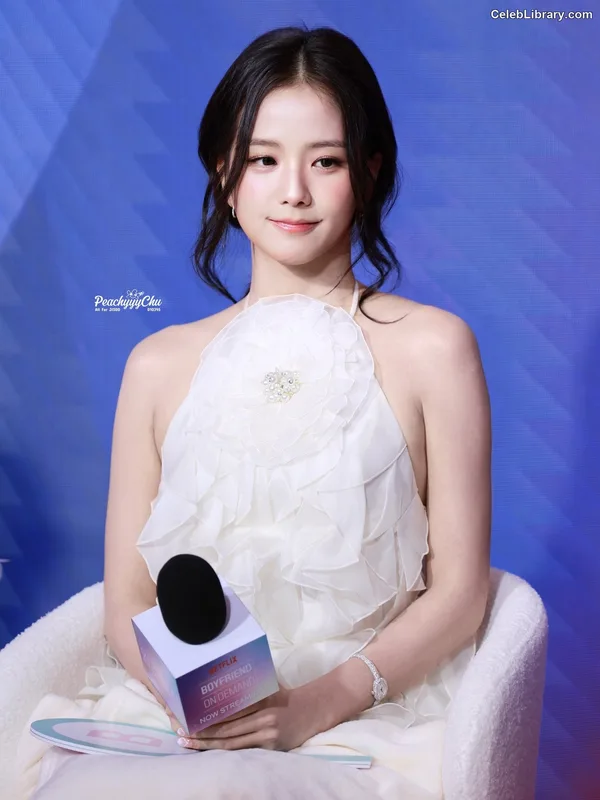 Jisoo  - BLΛƆKPIИK ( BLACKPINK ) photo 3 of 2451