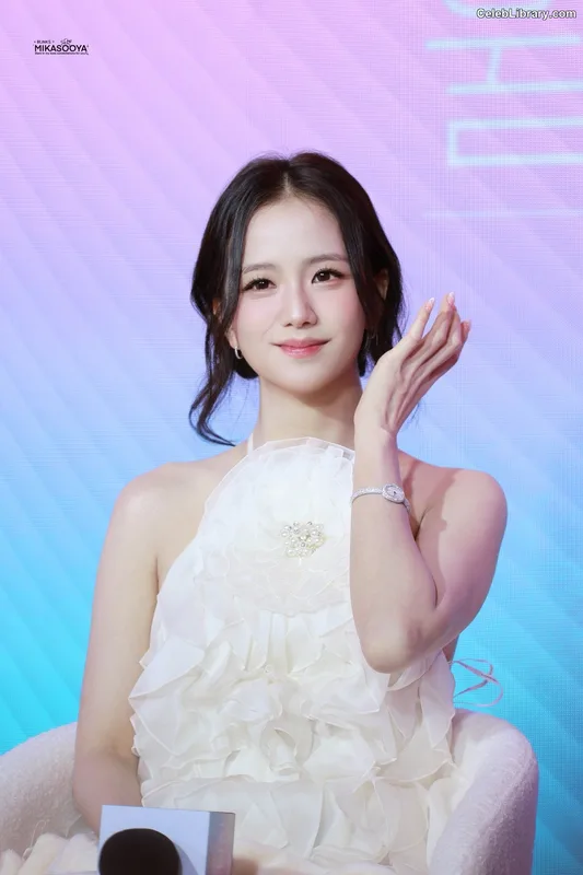 Jisoo  - BLΛƆKPIИK ( BLACKPINK ) photo 10 of 2451