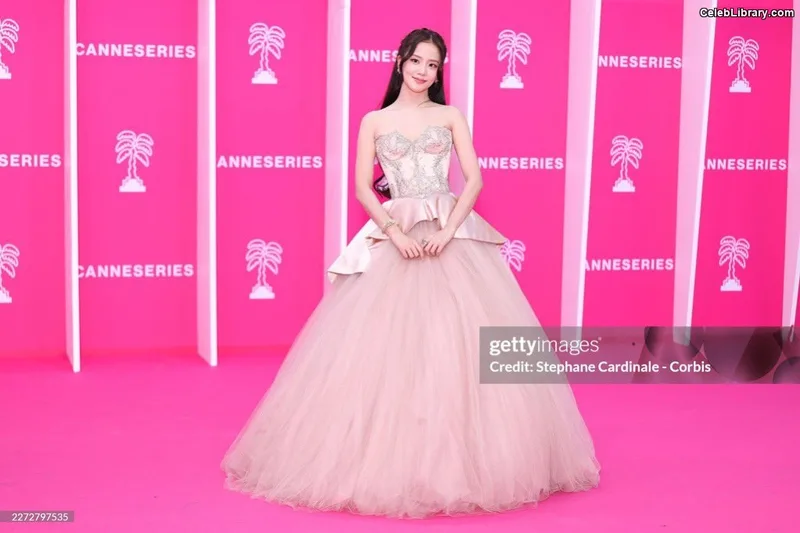 Jisoo  - BLΛƆKPIИK ( BLACKPINK ) photo 14 of 2451
