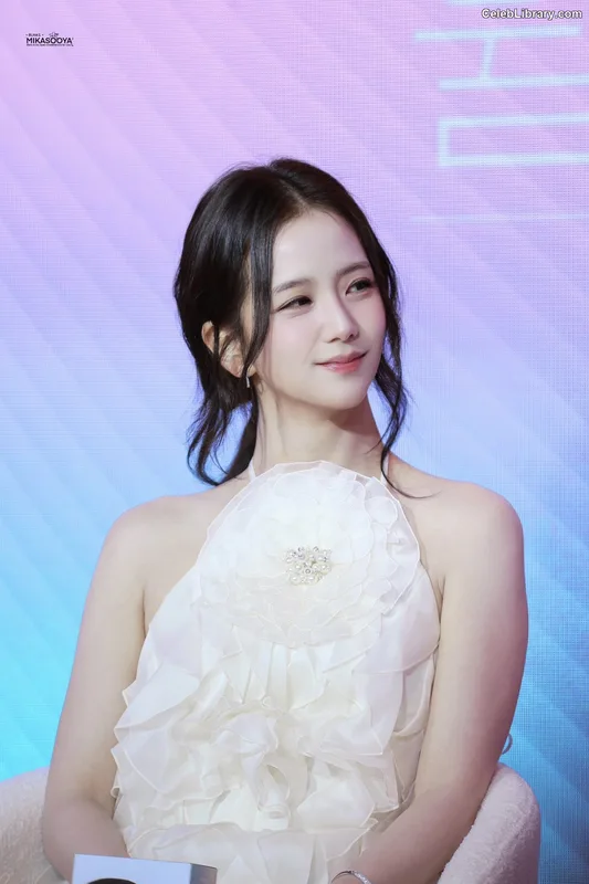 Jisoo  - BLΛƆKPIИK ( BLACKPINK ) photo 17 of 2451