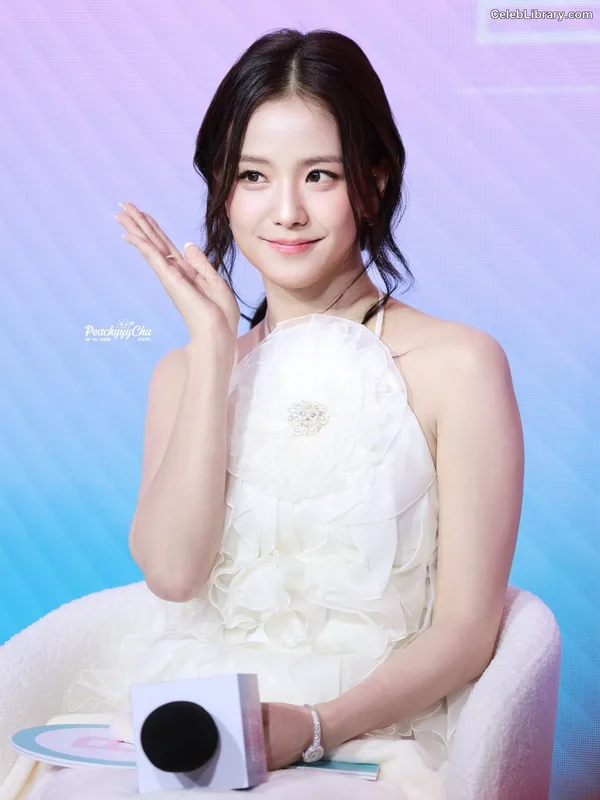 Jisoo  - BLΛƆKPIИK ( BLACKPINK ) photo 5 of 2451