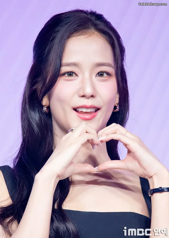 Jisoo  - BLΛƆKPIИK ( BLACKPINK ) photo 18 of 2451