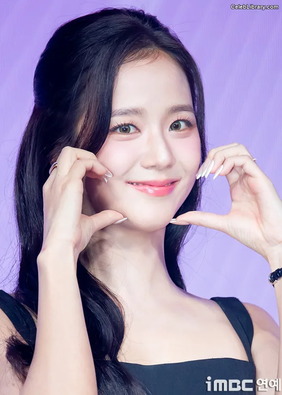 Jisoo  - BLΛƆKPIИK ( BLACKPINK ) photo 21 of 2451