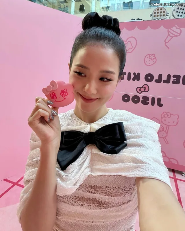 Jisoo  - BLΛƆKPIИK ( BLACKPINK ) photo 17 of 2451