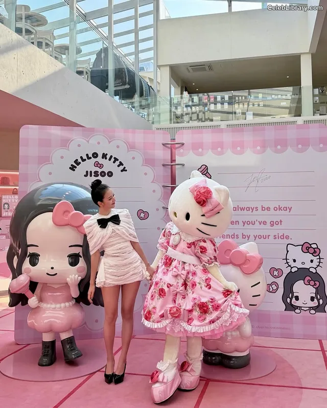 Jisoo  - BLΛƆKPIИK ( BLACKPINK ) photo 19 of 2451