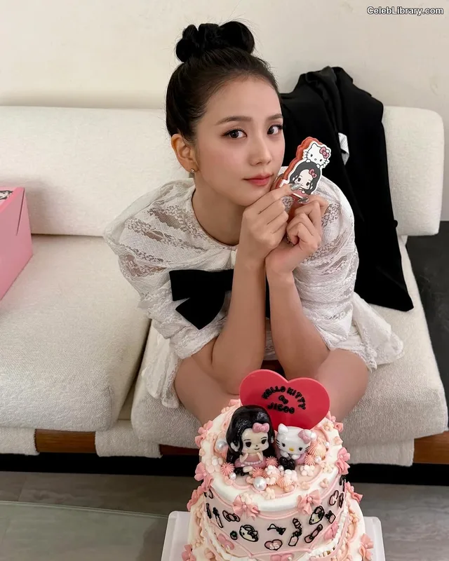 Jisoo  - BLΛƆKPIИK ( BLACKPINK ) photo 21 of 2451