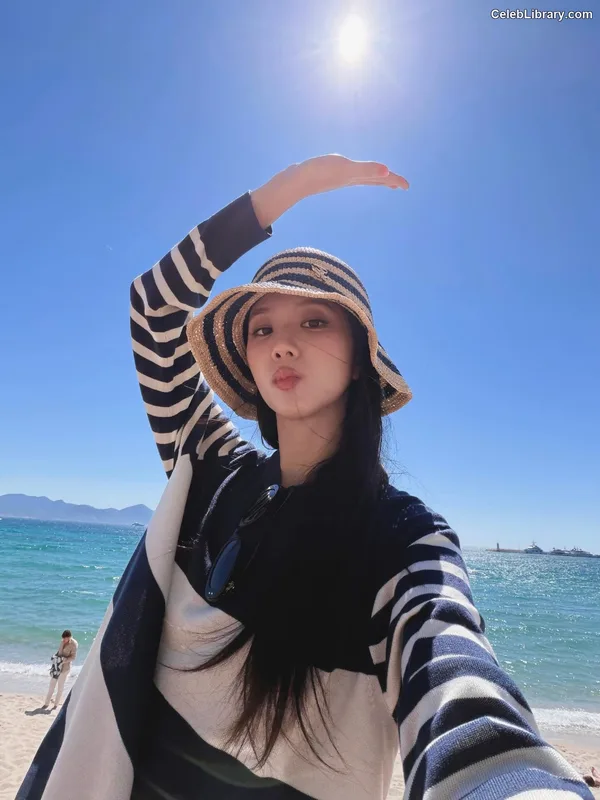 Jisoo  - BLΛƆKPIИK ( BLACKPINK ) photo 14 of 2451