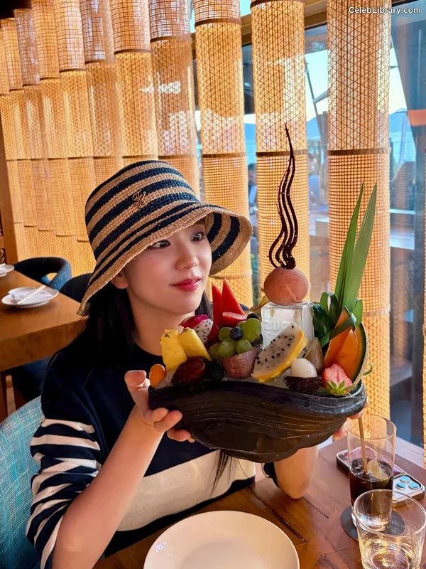 Jisoo  - BLΛƆKPIИK ( BLACKPINK ) photo 19 of 2451