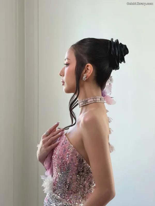 Jisoo  - BLΛƆKPIИK ( BLACKPINK ) photo 4 of 2451