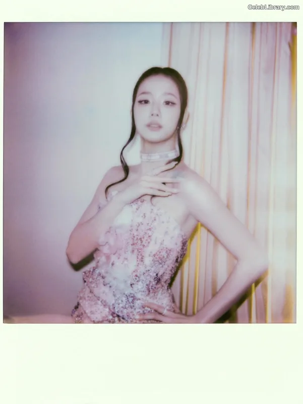 Jisoo  - BLΛƆKPIИK ( BLACKPINK ) photo 14 of 2451