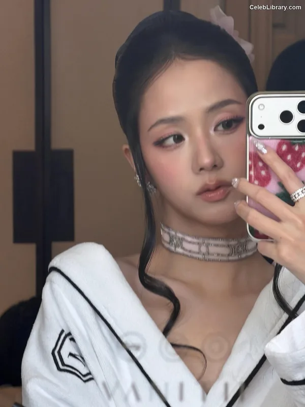 Jisoo  - BLΛƆKPIИK ( BLACKPINK ) photo 15 of 2451
