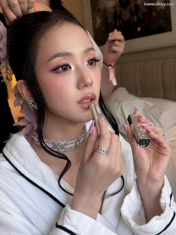 Jisoo  - BLΛƆKPIИK ( BLACKPINK ) photo 16 of 2451