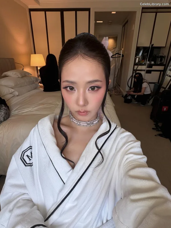 Jisoo  - BLΛƆKPIИK ( BLACKPINK ) photo 19 of 2451