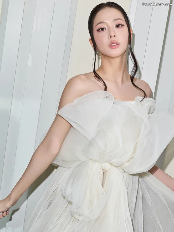 Jisoo - BLΛƆKPIИK ( BLACKPINK ) photo 1 of 2451