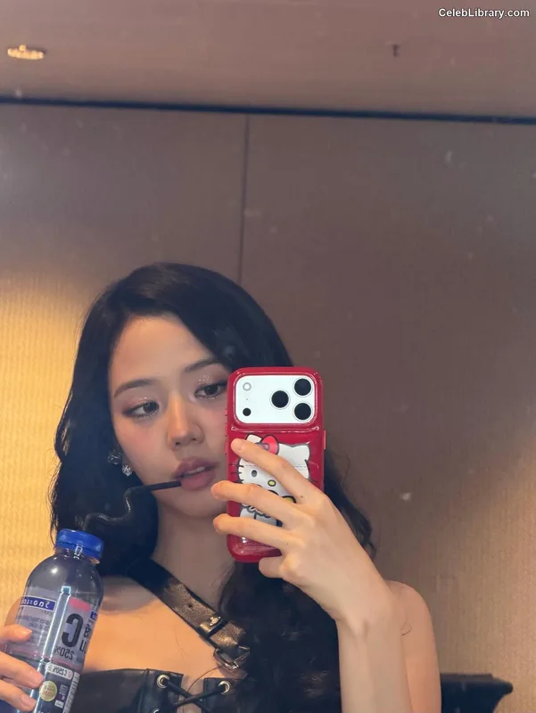 Jisoo - BLΛƆKPIИK ( BLACKPINK ) photo 20 of 2451