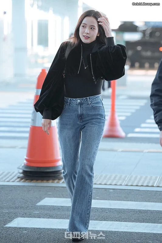 Jisoo - BLΛƆKPIИK ( BLACKPINK ) photo 23 of 2451