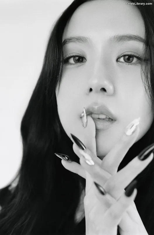 Jisoo - BLΛƆKPIИK ( BLACKPINK ) photo 2 of 2451