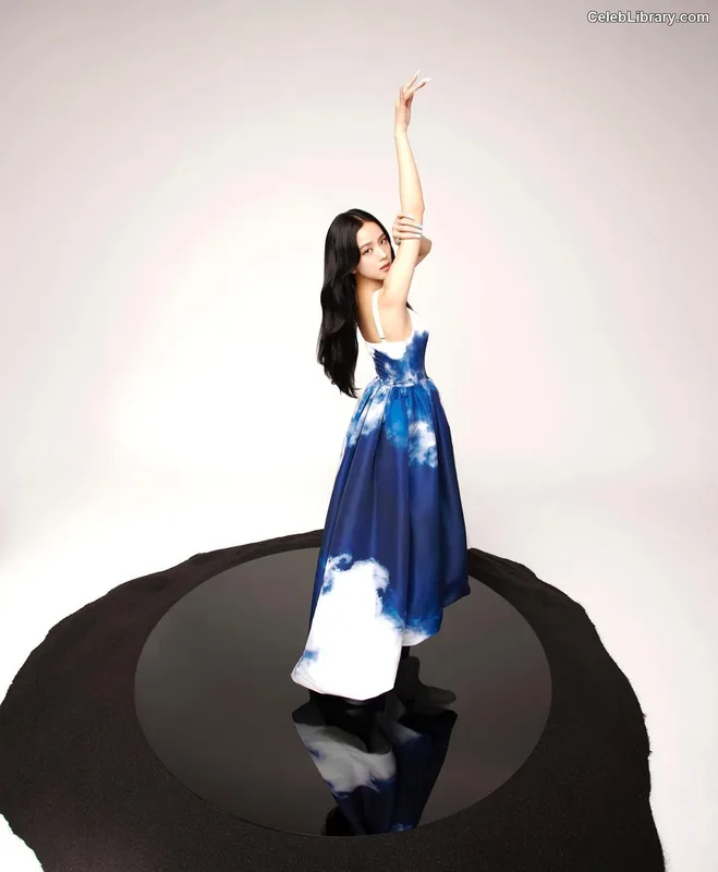 Jisoo - BLΛƆKPIИK ( BLACKPINK ) photo 13 of 2451