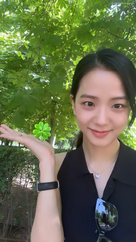 Jisoo - BLΛƆKPIИK ( BLACKPINK ) photo 14 of 2451