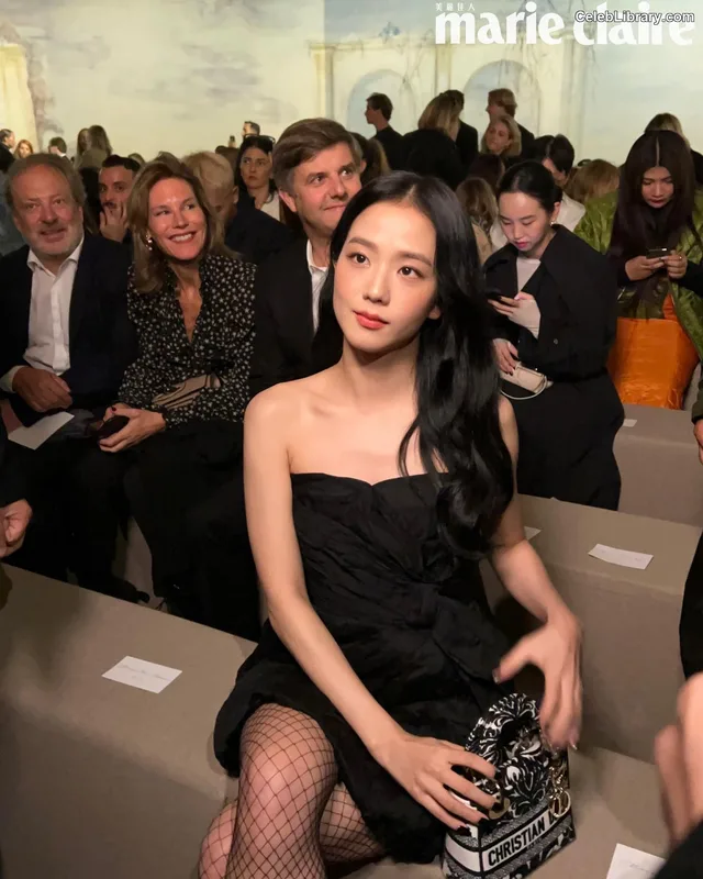Jisoo  - BLΛƆKPIИK ( BLACKPINK ) photo 20 of 2451