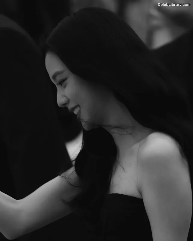 Jisoo  - BLΛƆKPIИK ( BLACKPINK ) photo 22 of 2451
