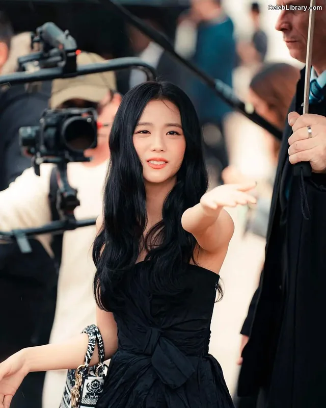 Jisoo - BLΛƆKPIИK ( BLACKPINK ) photo 3 of 2451