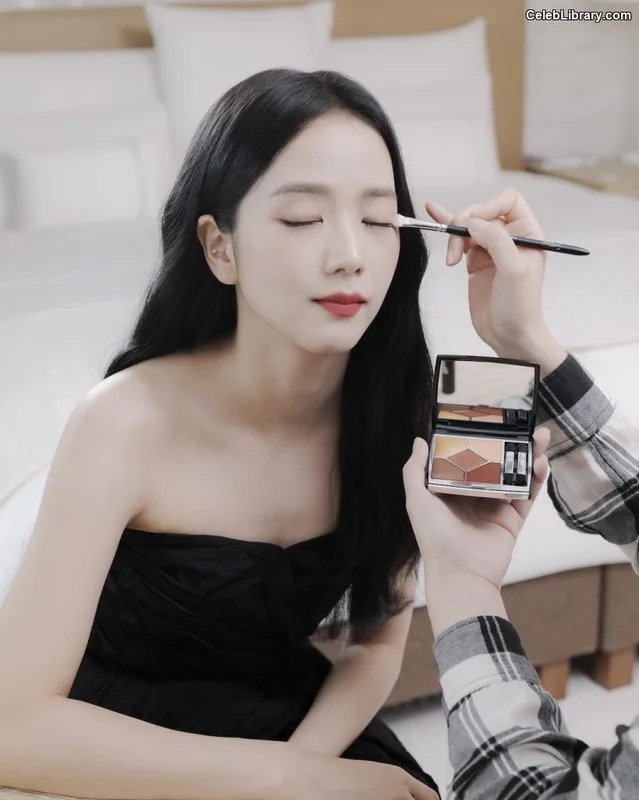 Jisoo - BLΛƆKPIИK ( BLACKPINK ) photo 10 of 2451