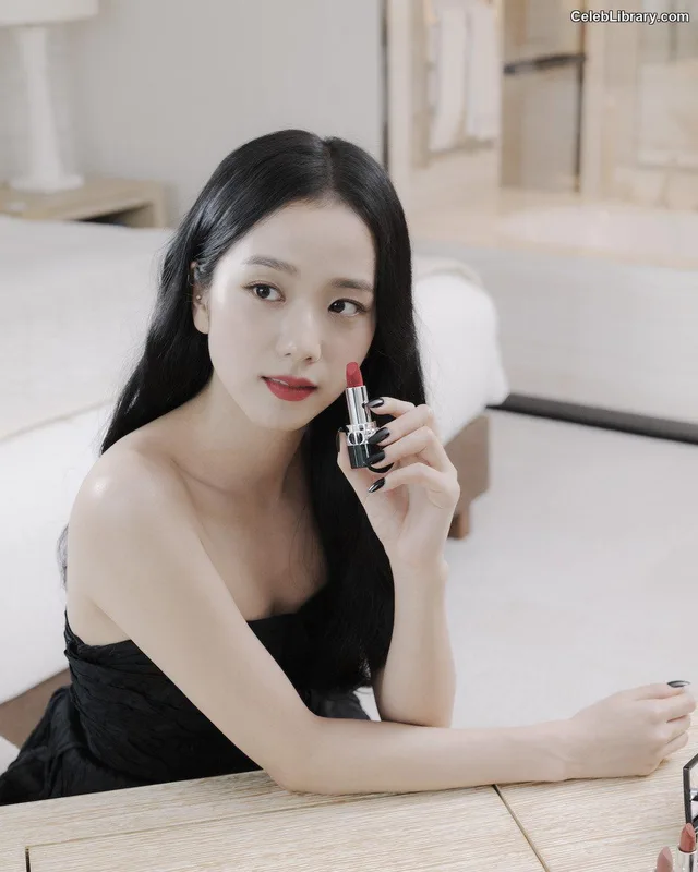 Jisoo - BLΛƆKPIИK ( BLACKPINK ) photo 12 of 2451