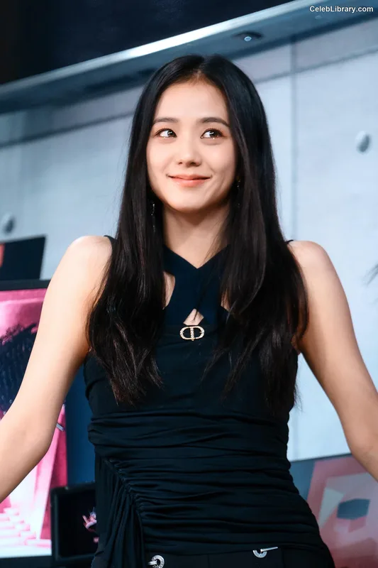 Jisoo - BLΛƆKPIИK ( BLACKPINK ) photo 22 of 2451