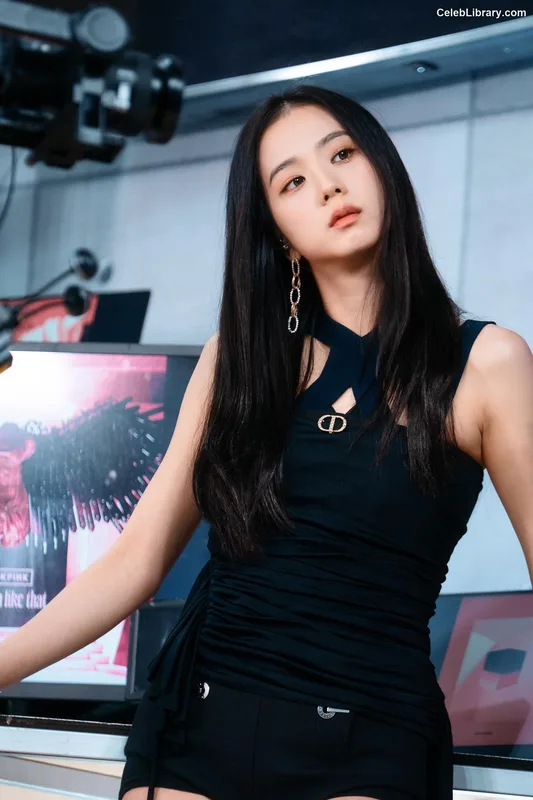 Jisoo - BLΛƆKPIИK ( BLACKPINK ) photo 23 of 2451