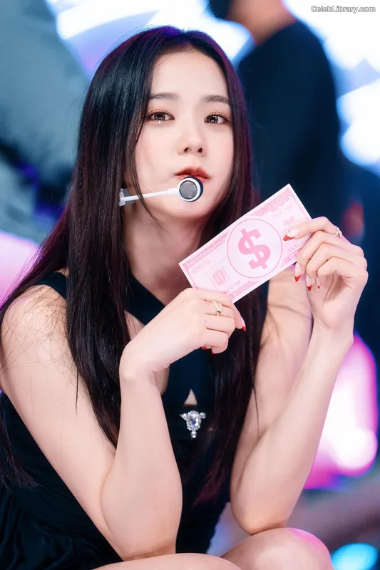 Jisoo - BLΛƆKPIИK ( BLACKPINK ) photo 24 of 2451