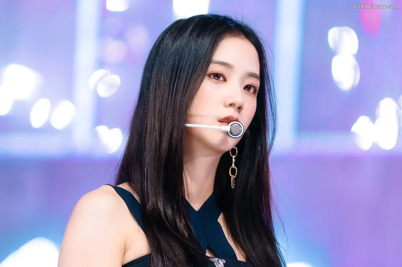 Jisoo - BLΛƆKPIИK ( BLACKPINK ) photo 2 of 2451