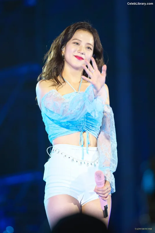 Jisoo - BLΛƆKPIИK ( BLACKPINK ) photo 16 of 2451