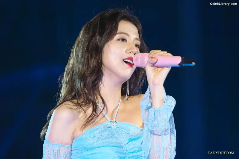 Jisoo - BLΛƆKPIИK ( BLACKPINK ) photo 17 of 2451